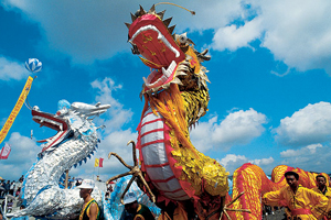 UKCelebrateswithChineseCommunitiesinDuanwuFestival2016